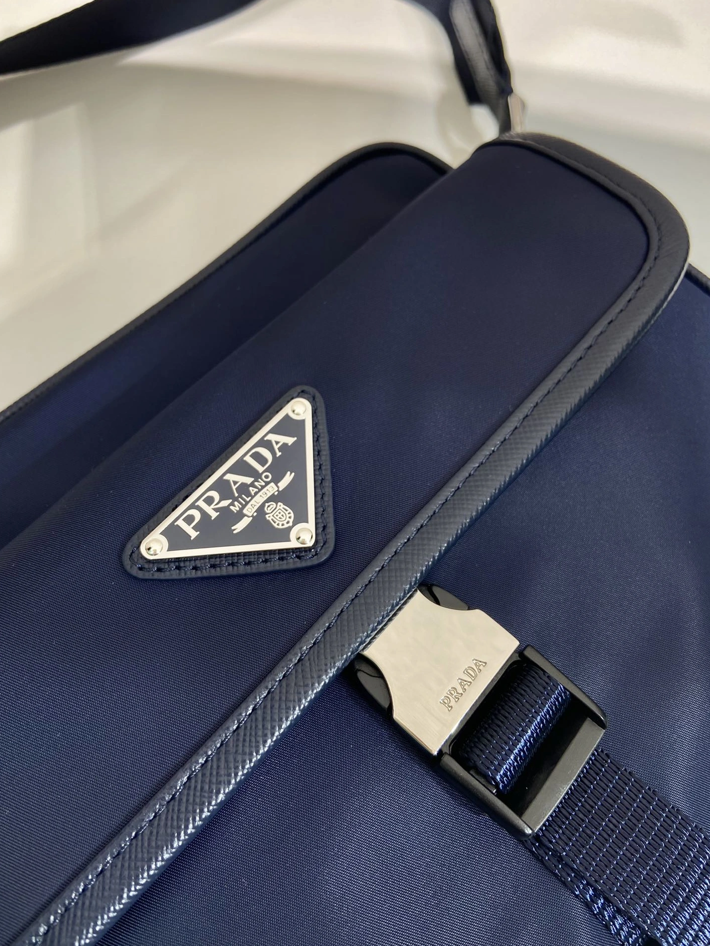 EasyMatch 4659 Prada AAA Man Messenger Bags