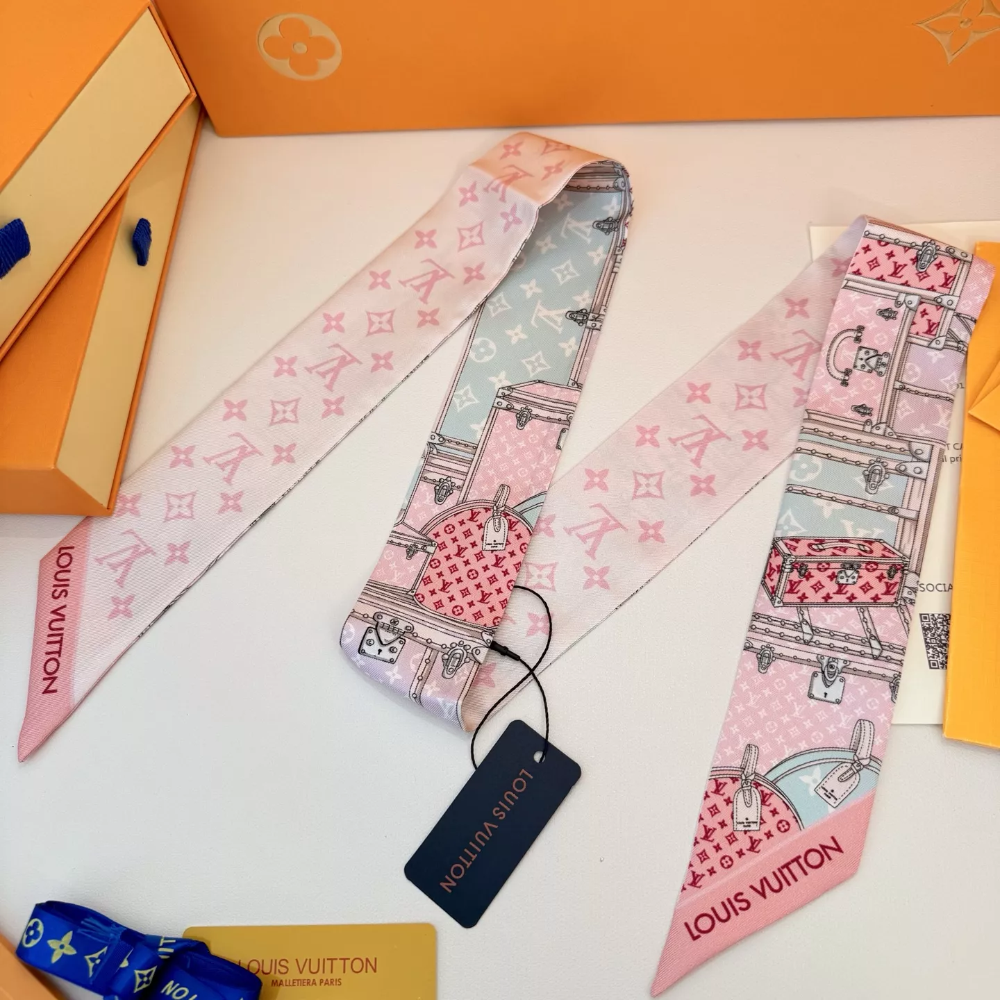 EasyMatch 4840 Louis Vuitton Silk Scarf
