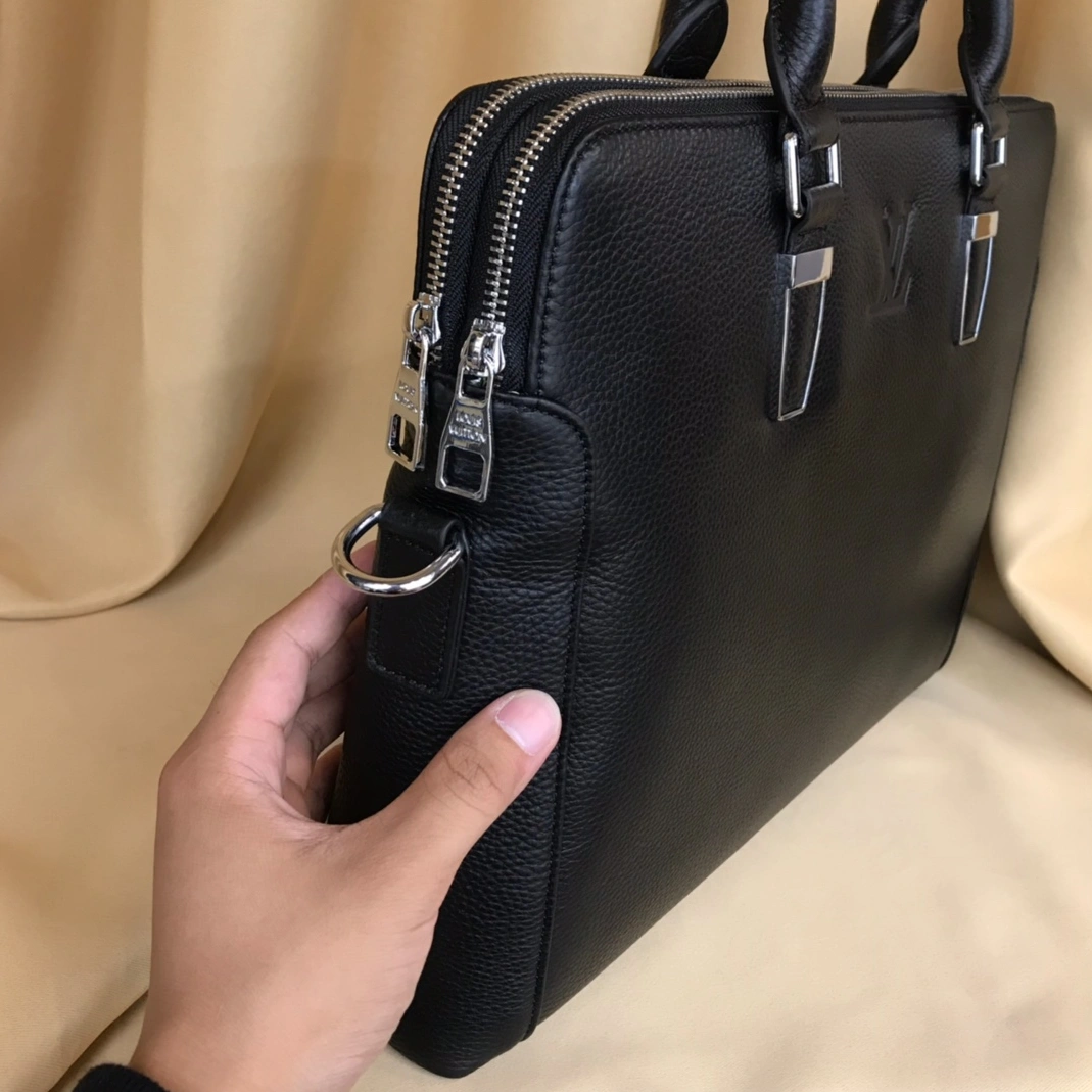 EasyMatch 4860 Louis Vuitton AAA Man Handbags
