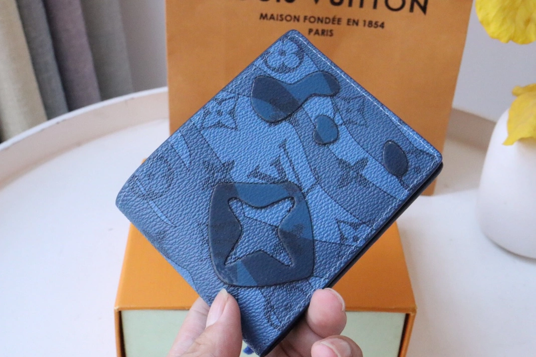 EasyMatch 5486 Louis Vuitton AAA Quality Wallets