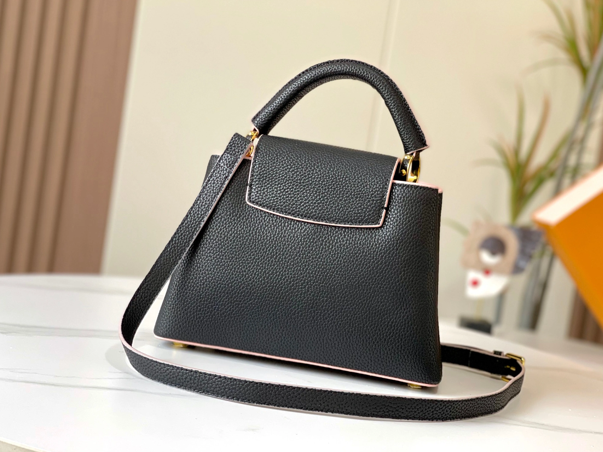 EasyMatch 5758 Louis Vuitton AAA Quality Messenger Bags For Women