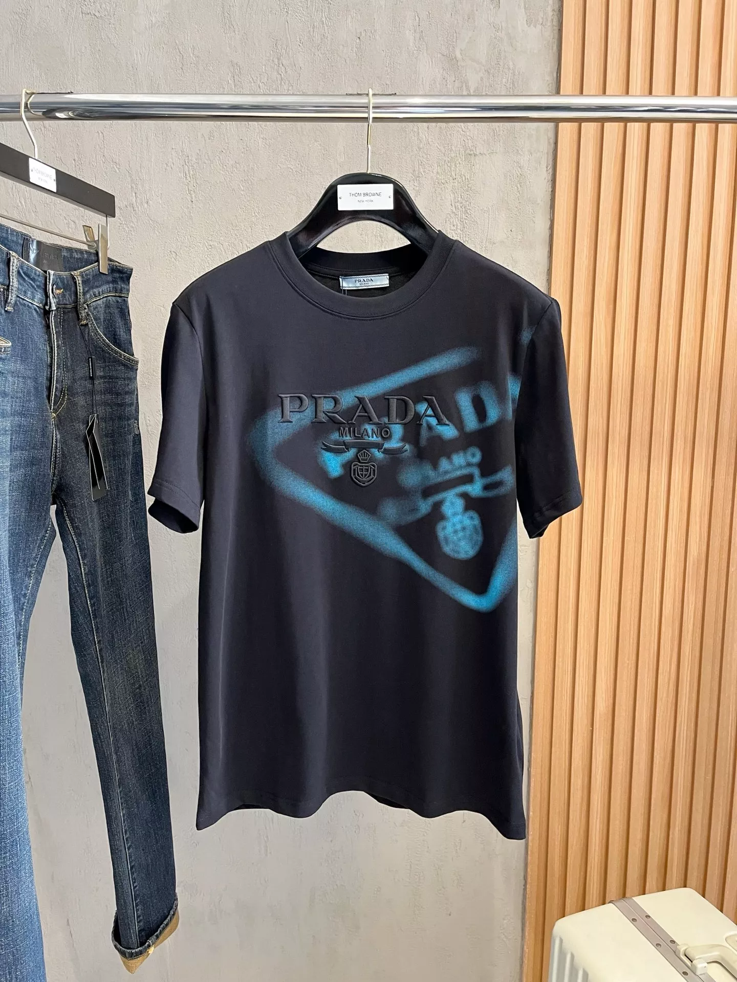 EasyMatch 5851 Prada T-Shirts Short Sleeved For Unisex