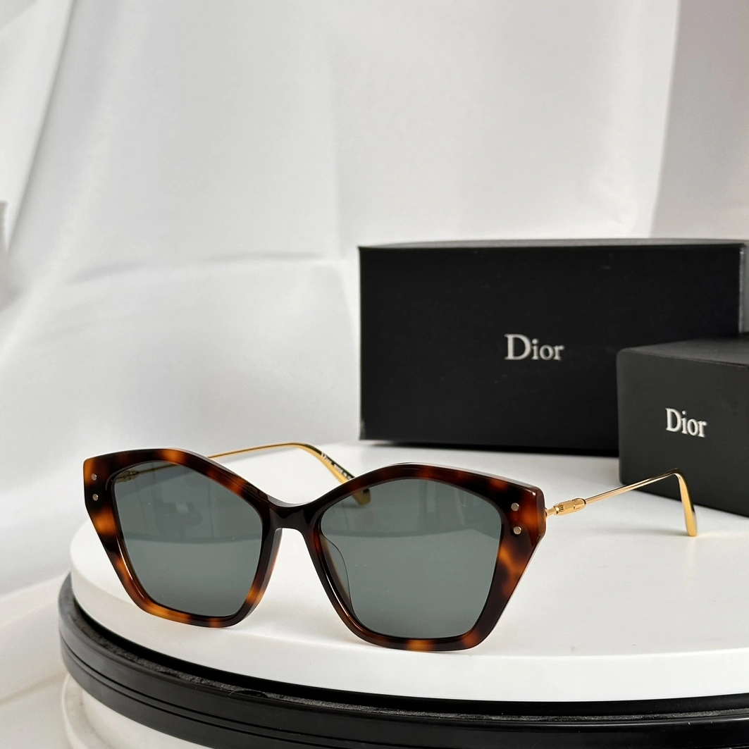 EasyMatch 5923 Christian Dior AAA Quality Sunglasses