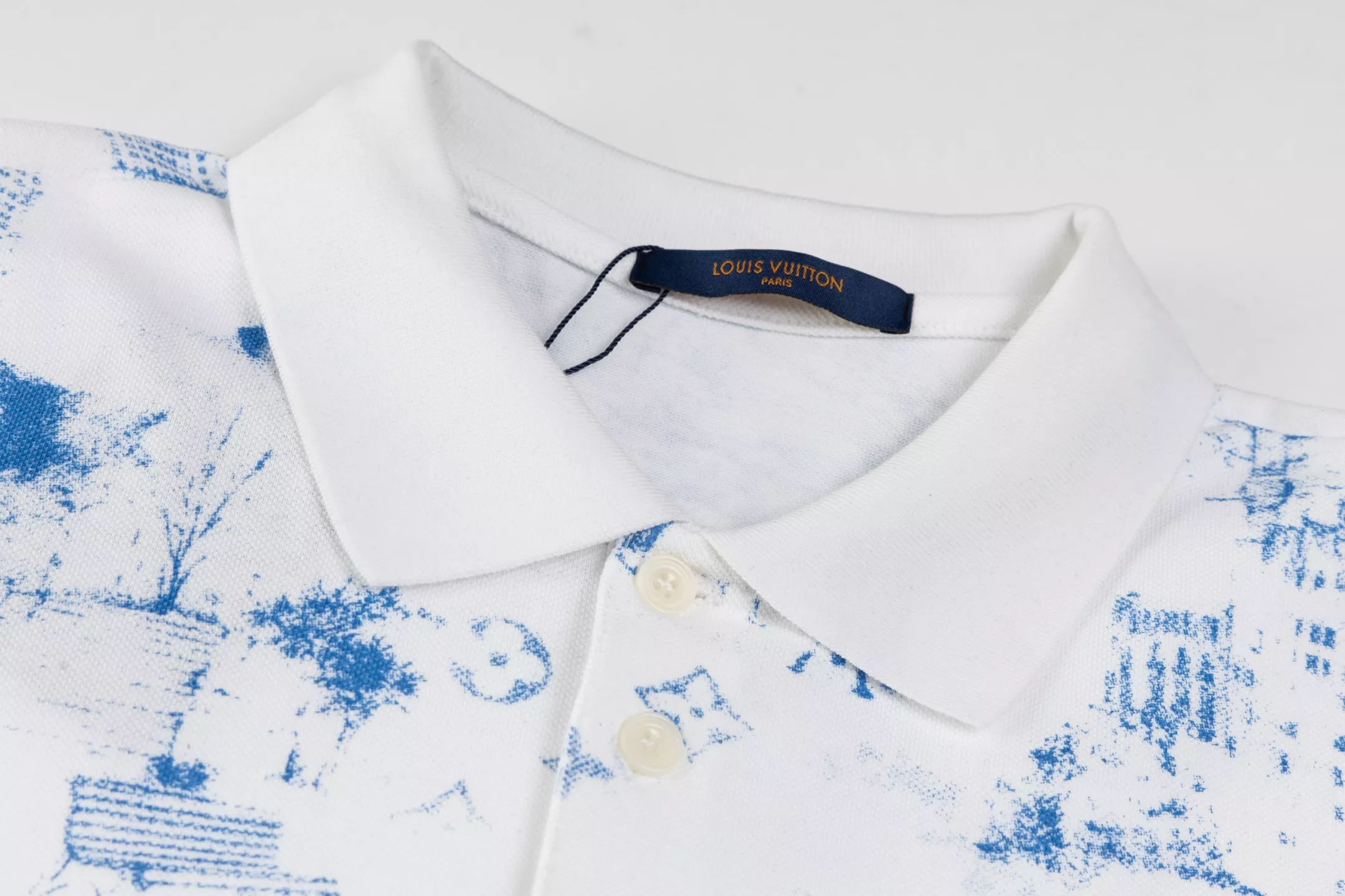 EasyMatch 6034 Louis Vuitton LV T-Shirts Short Sleeved For Men