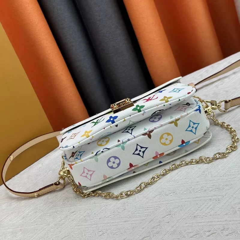 EasyMatch 6092 Louis Vuitton AAA Quality Messenger Bags For Women
