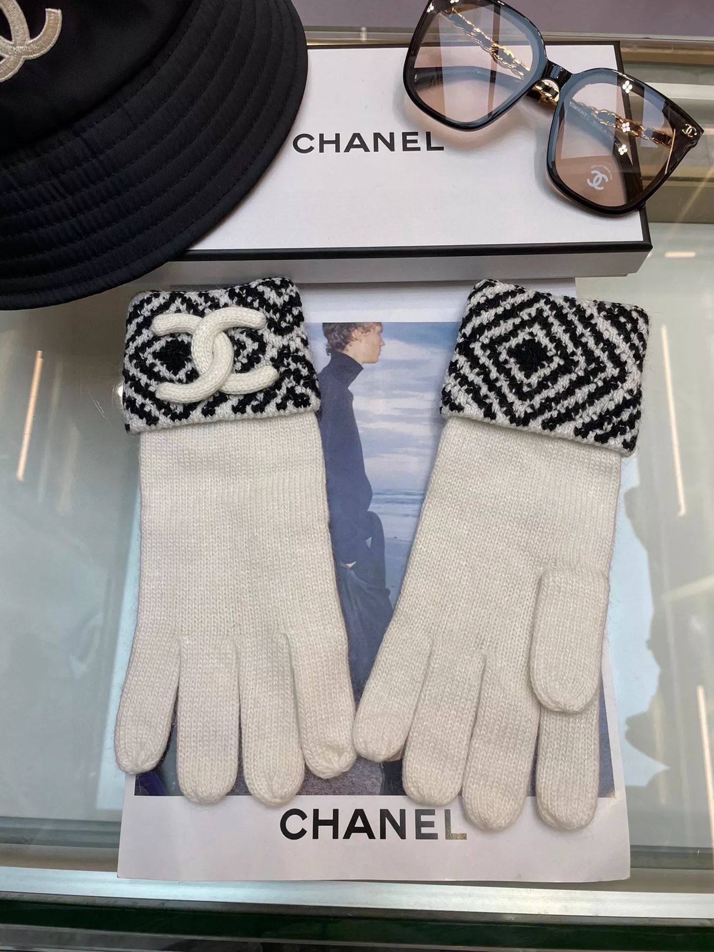 EasyMatch 6290 Chanel Gloves