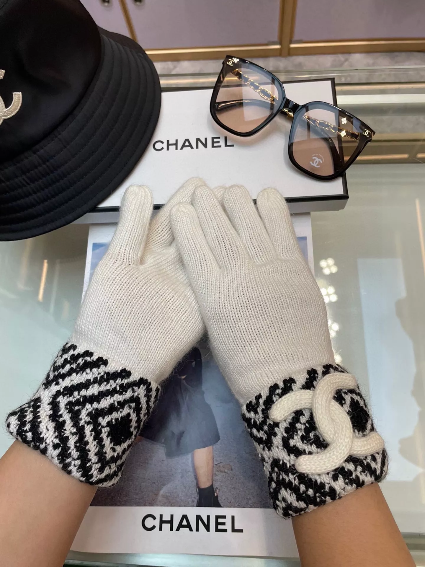 EasyMatch 6290 Chanel Gloves