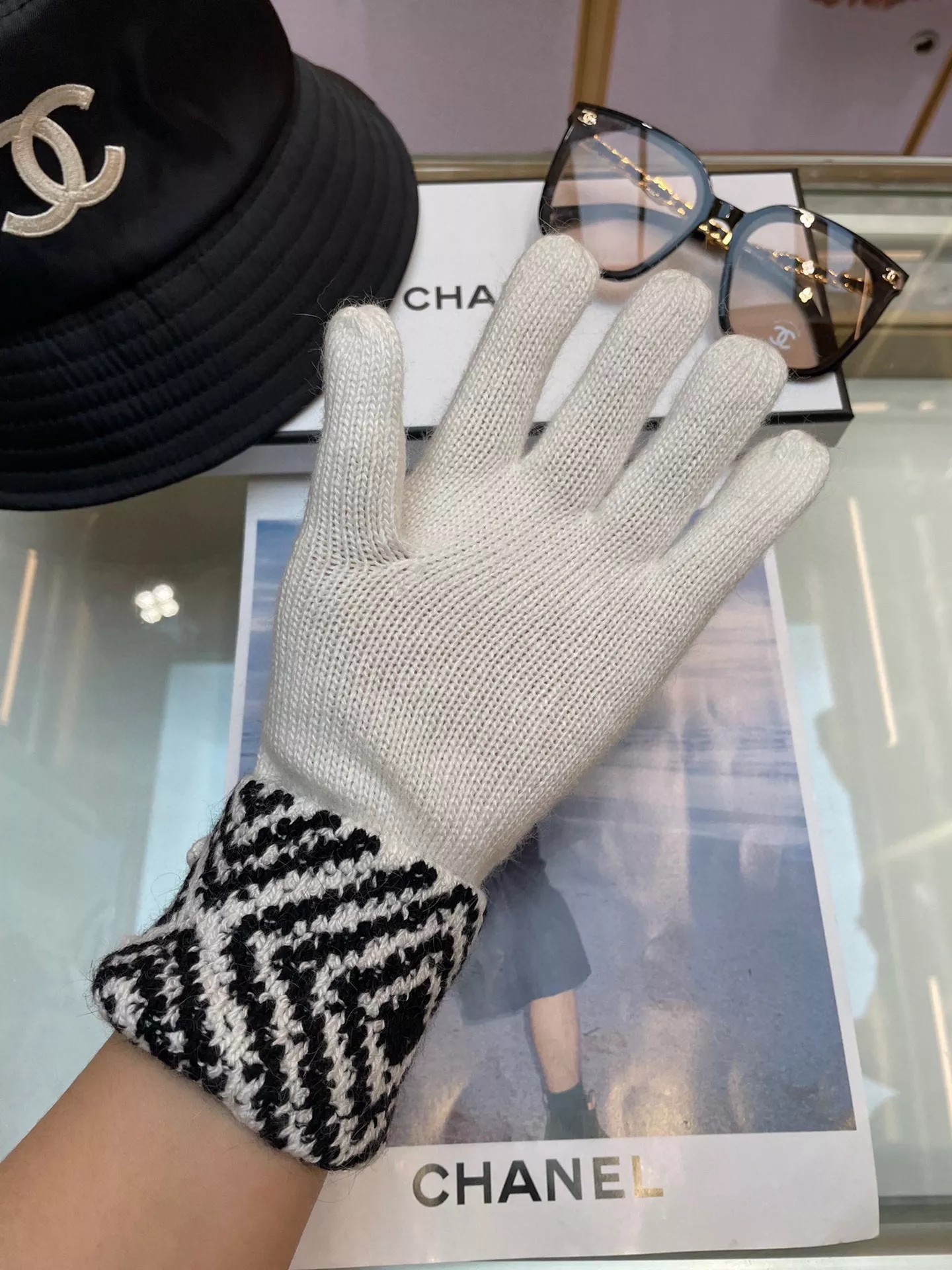 EasyMatch 6290 Chanel Gloves