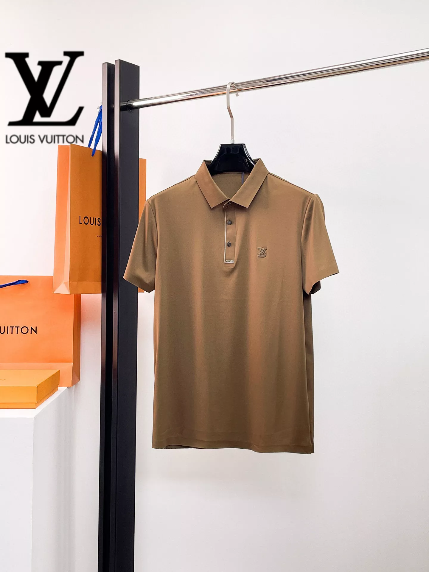 EasyMatch 6437 Louis Vuitton LV T-Shirts Short Sleeved For Men