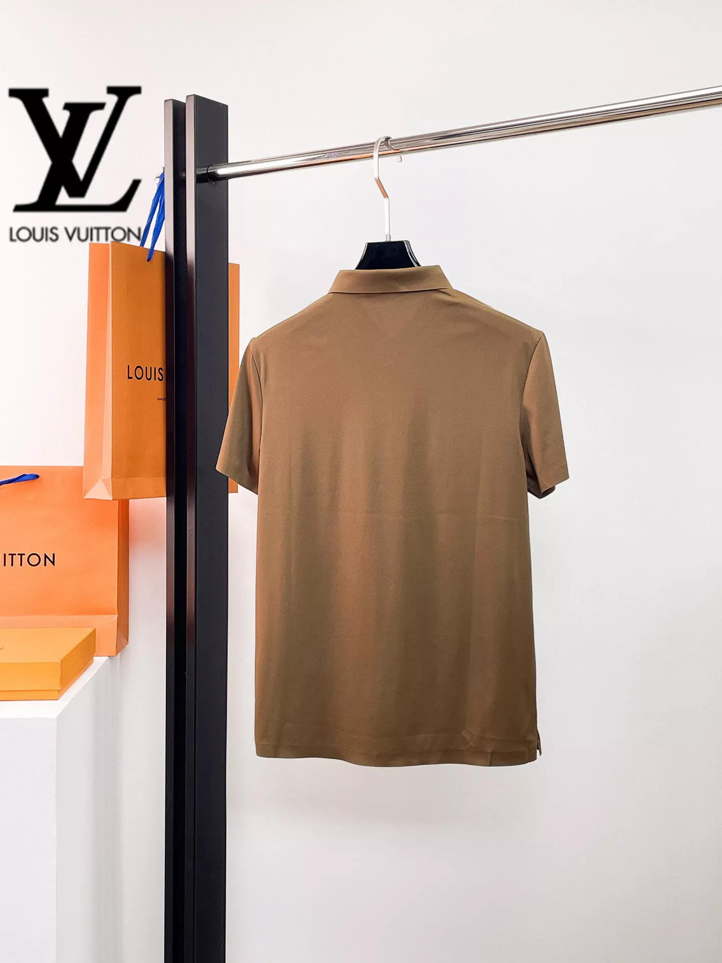 EasyMatch 6437 Louis Vuitton LV T-Shirts Short Sleeved For Men