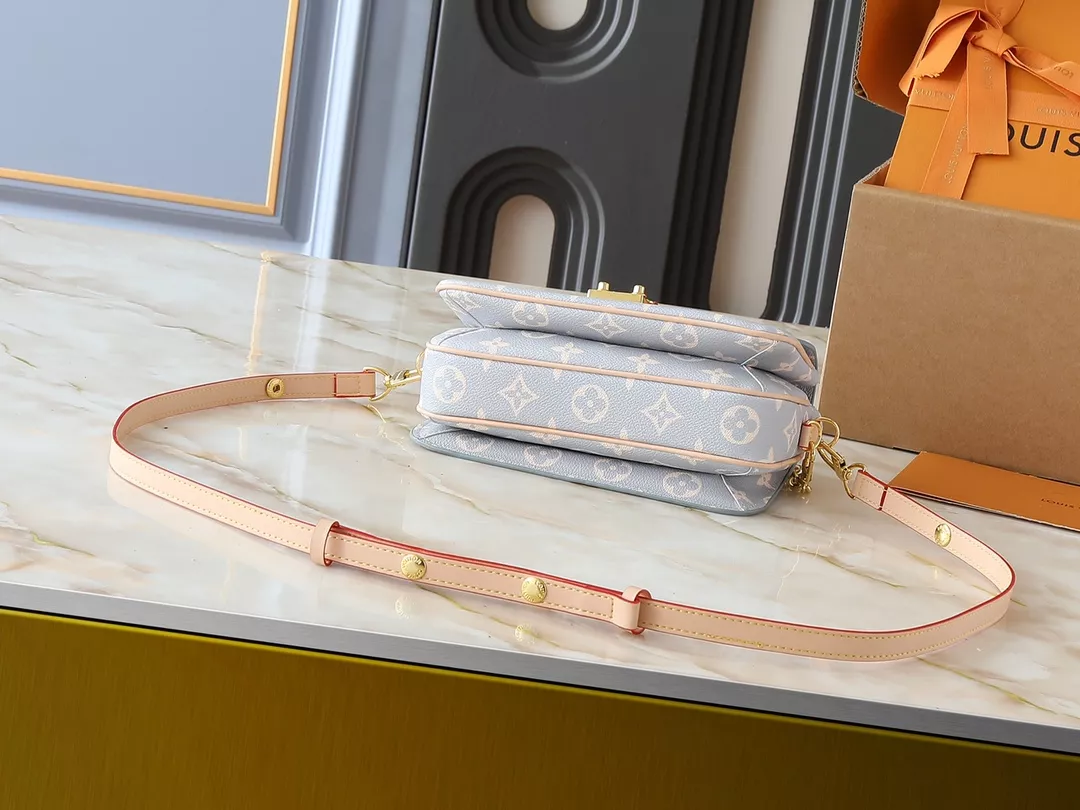 EasyMatch 6485 Louis Vuitton Messenger Bag For Women