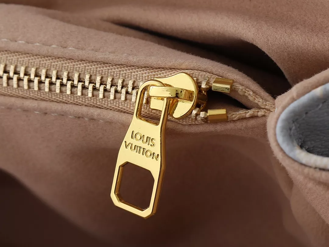 EasyMatch 6485 Louis Vuitton Messenger Bag For Women