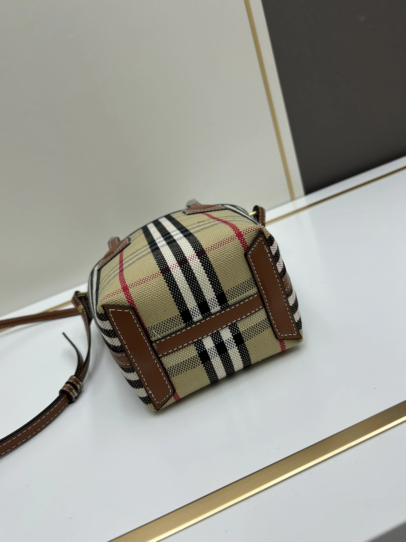 EasyMatch 6556 Burberry AAA Quality Handbags For Women