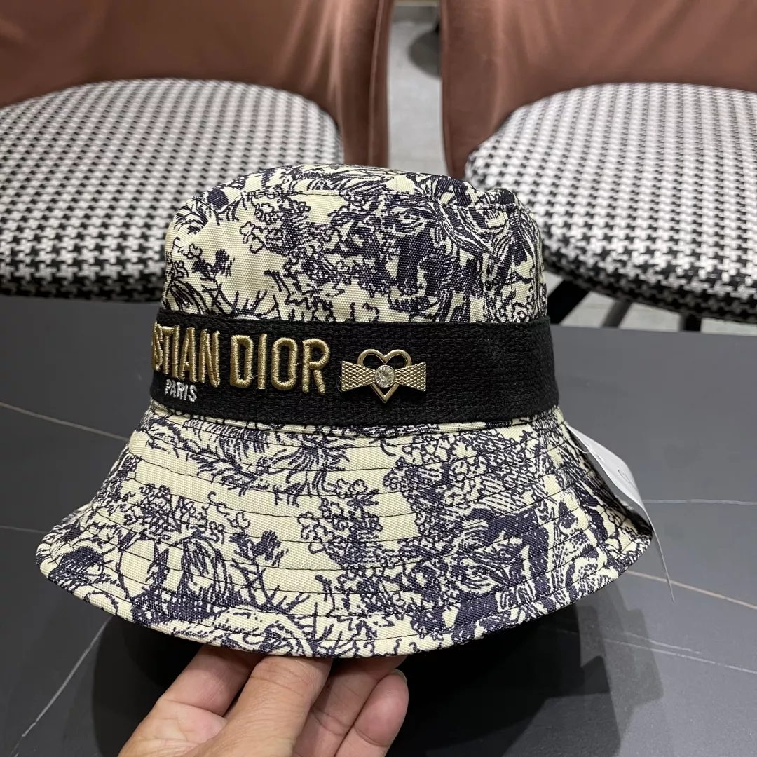 EasyMatch 6741 Christian Dior Caps