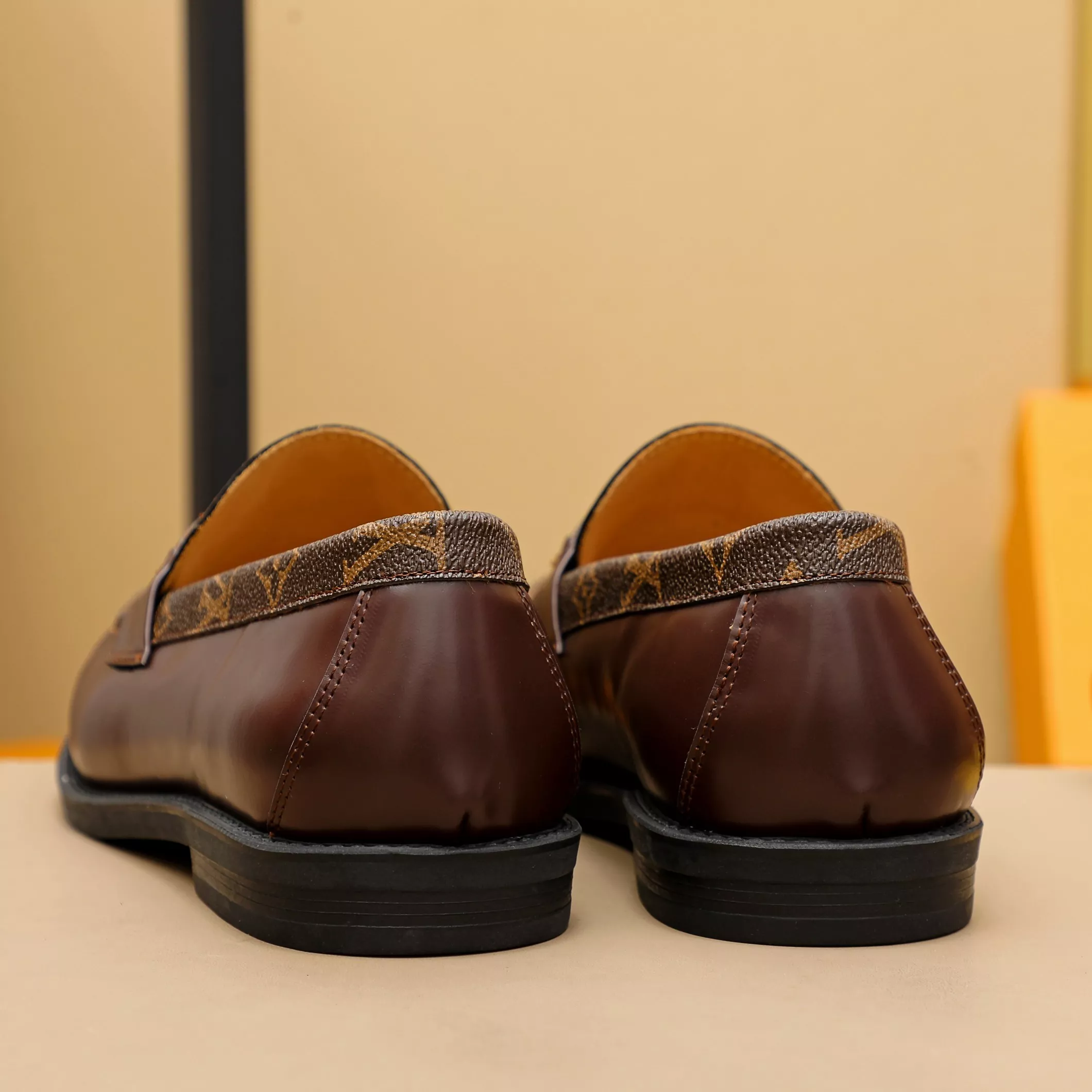 EasyMatch 6986 Louis Vuitton LV Oxfords Shoes For Men