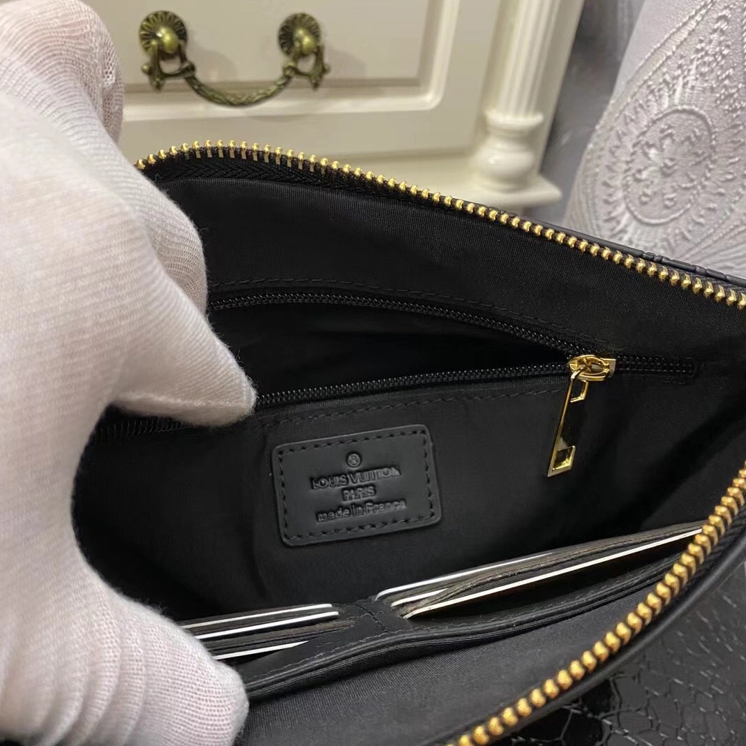 EasyMatch 7451 Louis Vuitton AAA Man Wallets