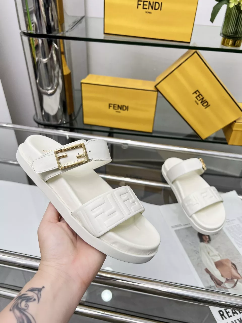 EasyMatch 7528 Fendi Slippers For Women