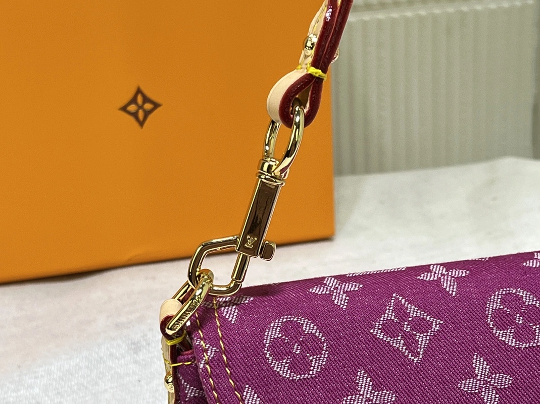 EasyMatch 7758 Louis Vuitton AAA Quality Shoulder Bags For Women