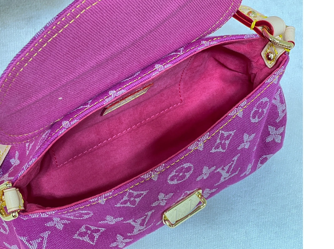 EasyMatch 7758 Louis Vuitton AAA Quality Shoulder Bags For Women