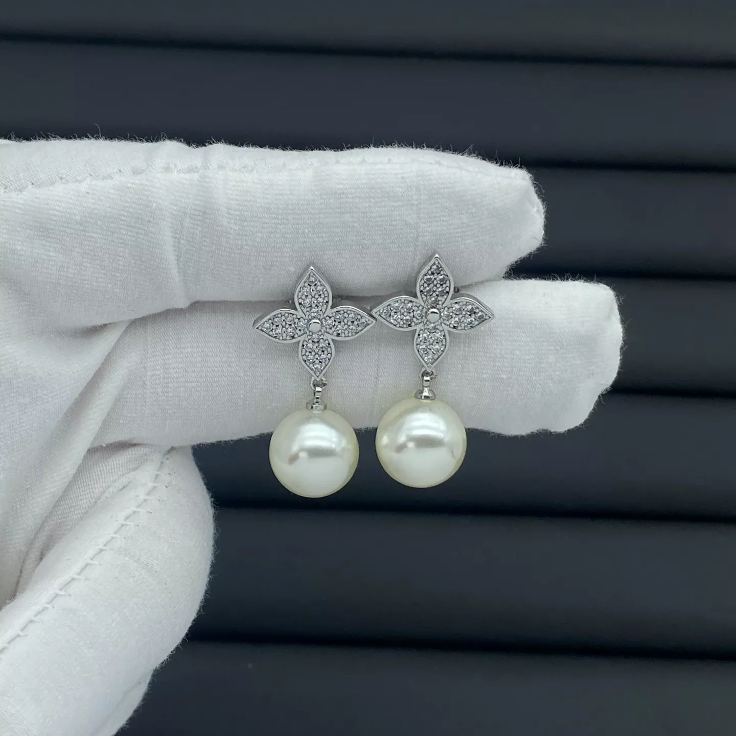 EasyMatch 8375 Louis Vuitton Earrings For Women
