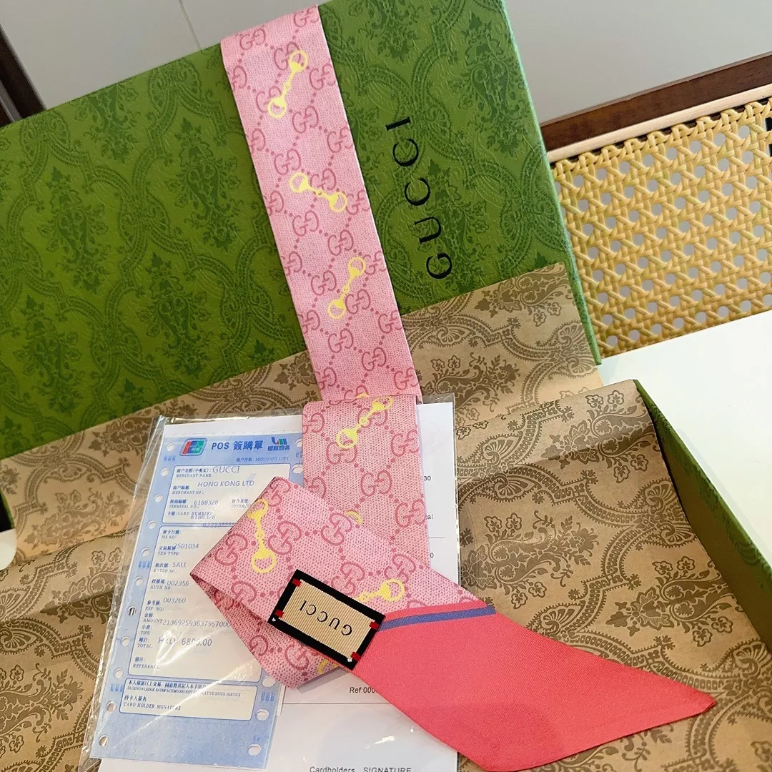 EasyMatch 8767 Gucci Silk Scarf