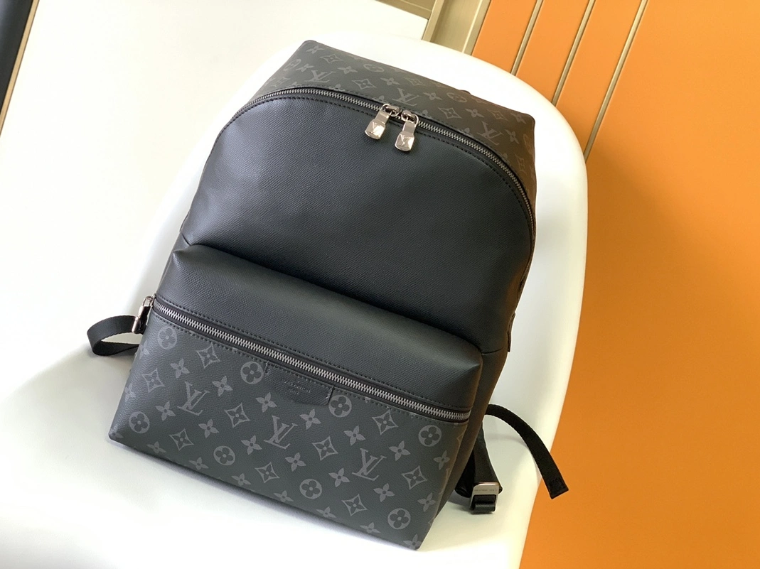 EasyMatch 8806 Louis Vuitton LV AAA Man Backpacks