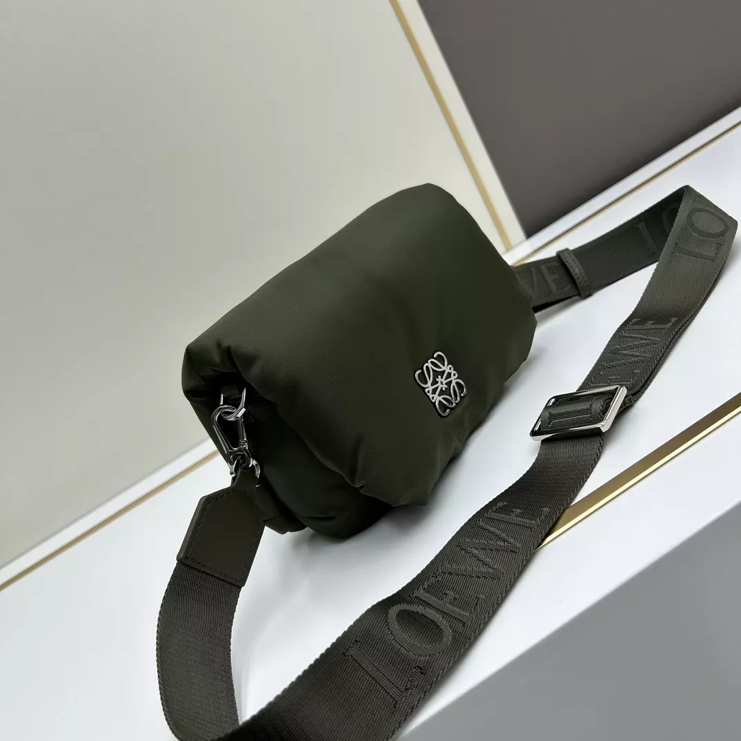 EasyMatch 9009 LOEWE AAA Quality Messenger Bags For Unisex