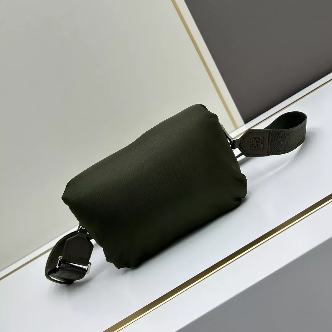 EasyMatch 9009 LOEWE AAA Quality Messenger Bags For Unisex