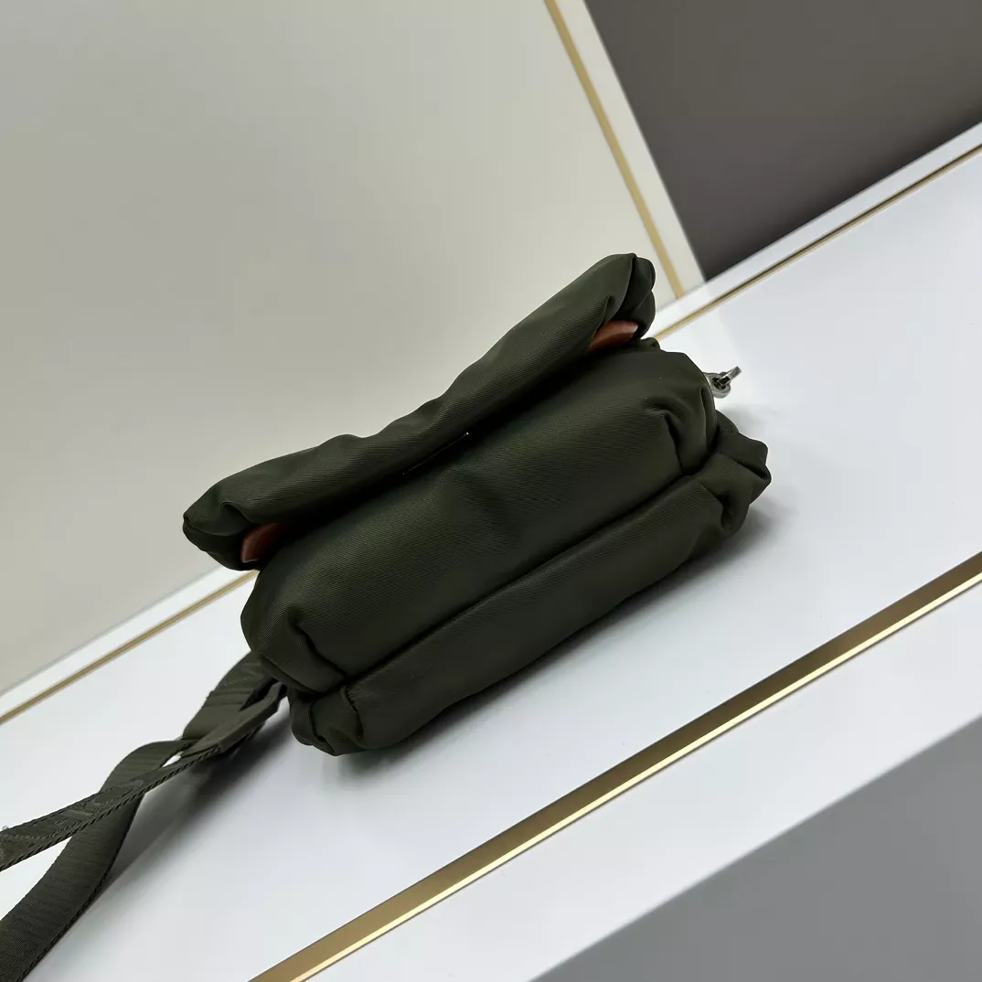 EasyMatch 9009 LOEWE AAA Quality Messenger Bags For Unisex