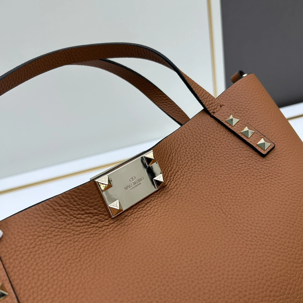 EasyMatch 919 Valentino AAA Quality Handbags For Women