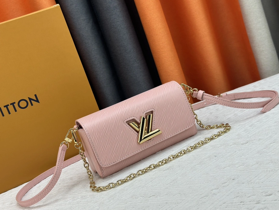 EasyMatch 9196 Louis Vuitton AAA Quality Messenger Bags For Women