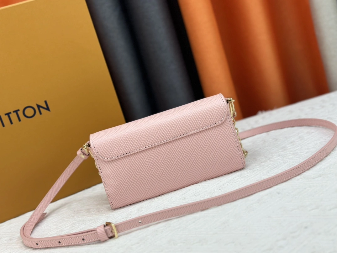 EasyMatch 9196 Louis Vuitton AAA Quality Messenger Bags For Women