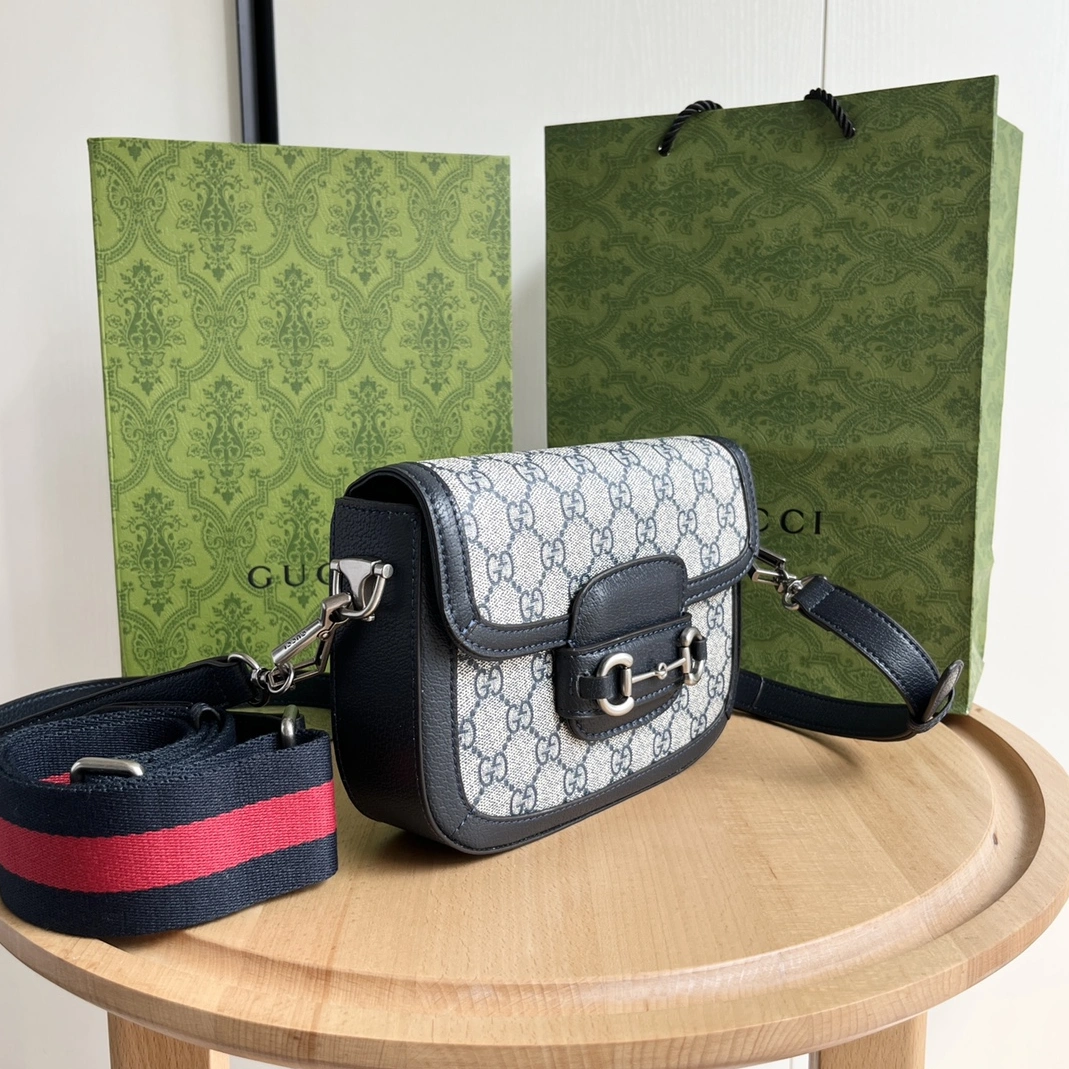 EasyMatch 9210 Gucci AAA Quality Messenger Bags For Women