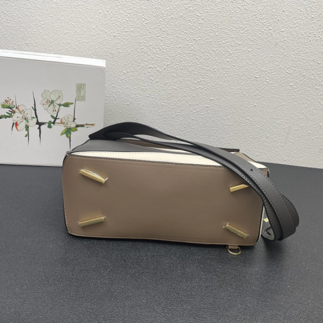 EasyMatch 9409 LOEWE AAA Quality Messenger Bags For Women