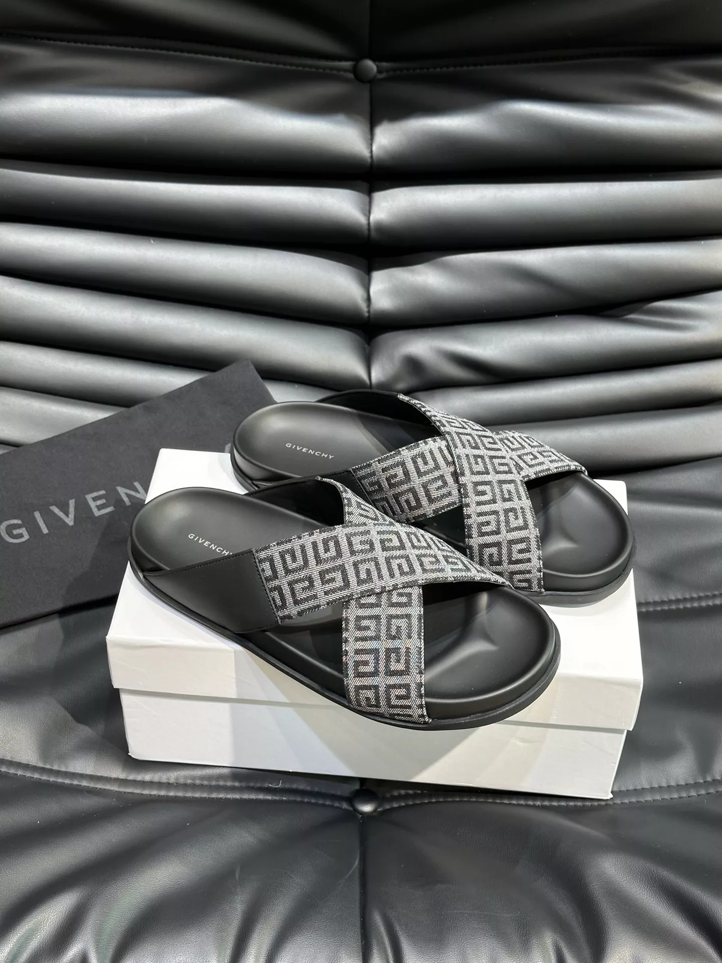 EasyMatch 9878 Givenchy Slippers For Men