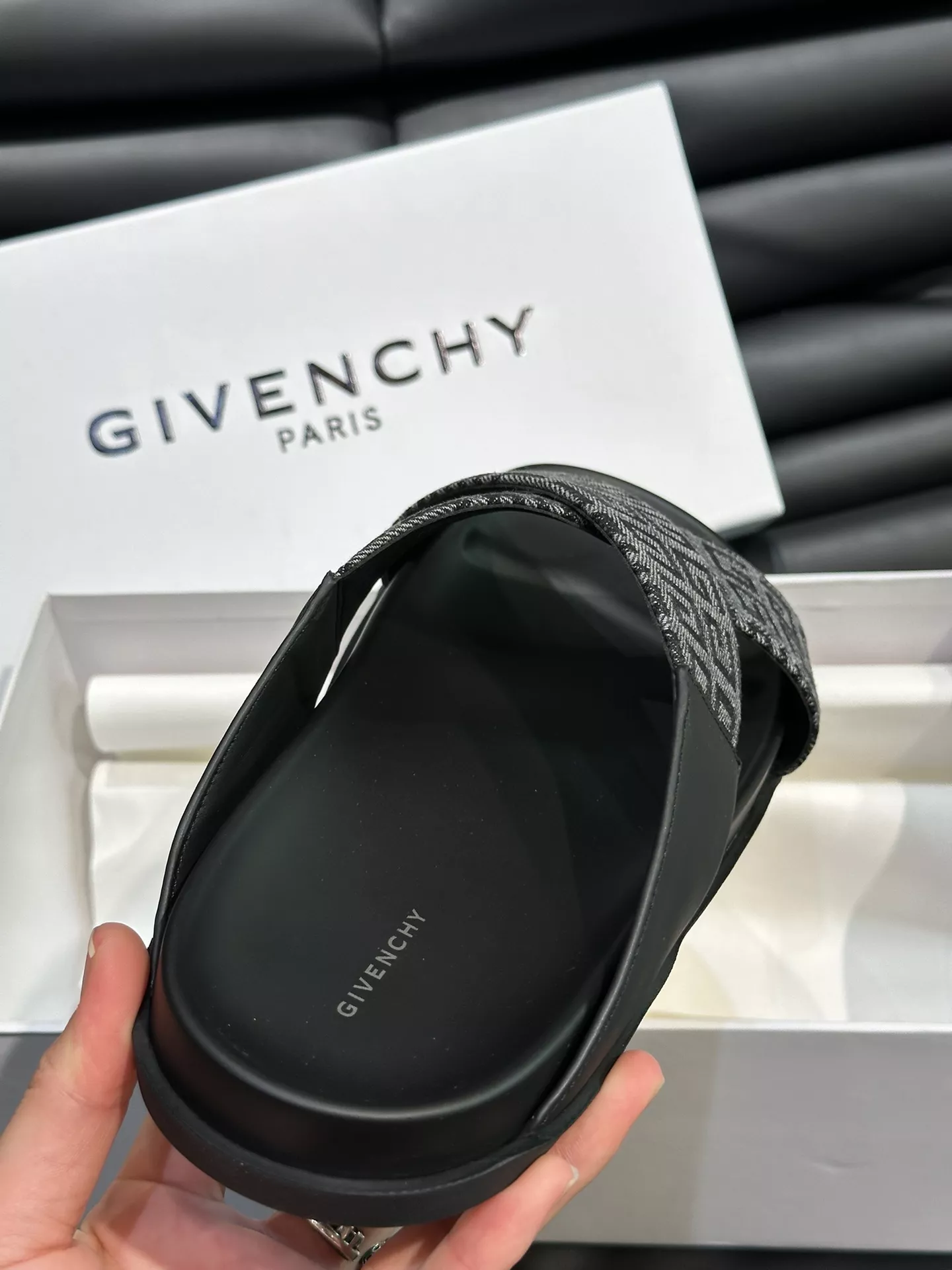 EasyMatch 9878 Givenchy Slippers For Men
