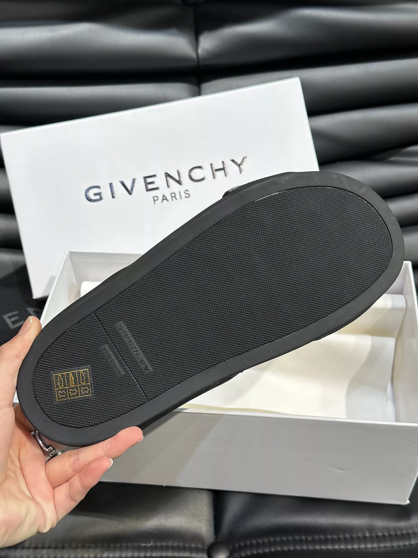 EasyMatch 9878 Givenchy Slippers For Men