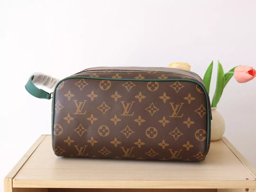 Efficient 1126 Louis Vuitton AAA Quality Handbags For Women
