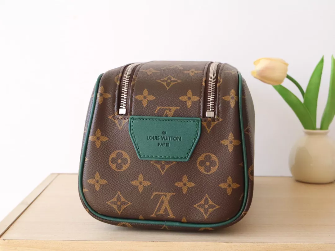 Efficient 1126 Louis Vuitton AAA Quality Handbags For Women