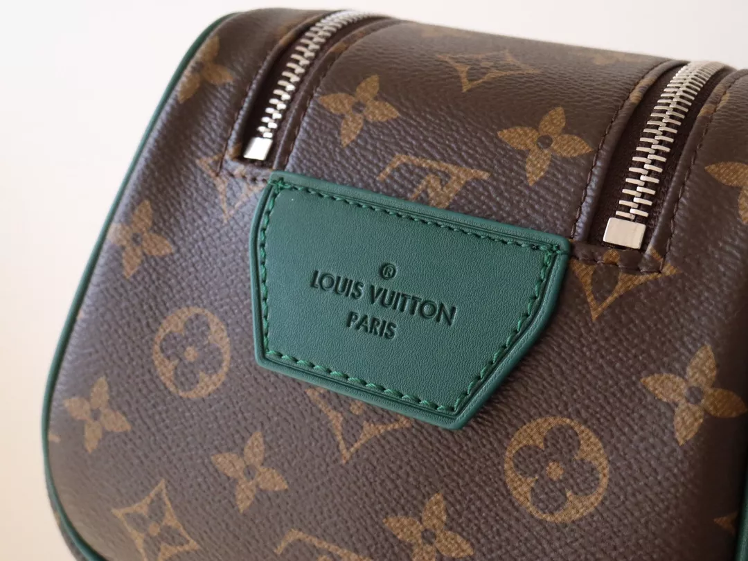 Efficient 1126 Louis Vuitton AAA Quality Handbags For Women