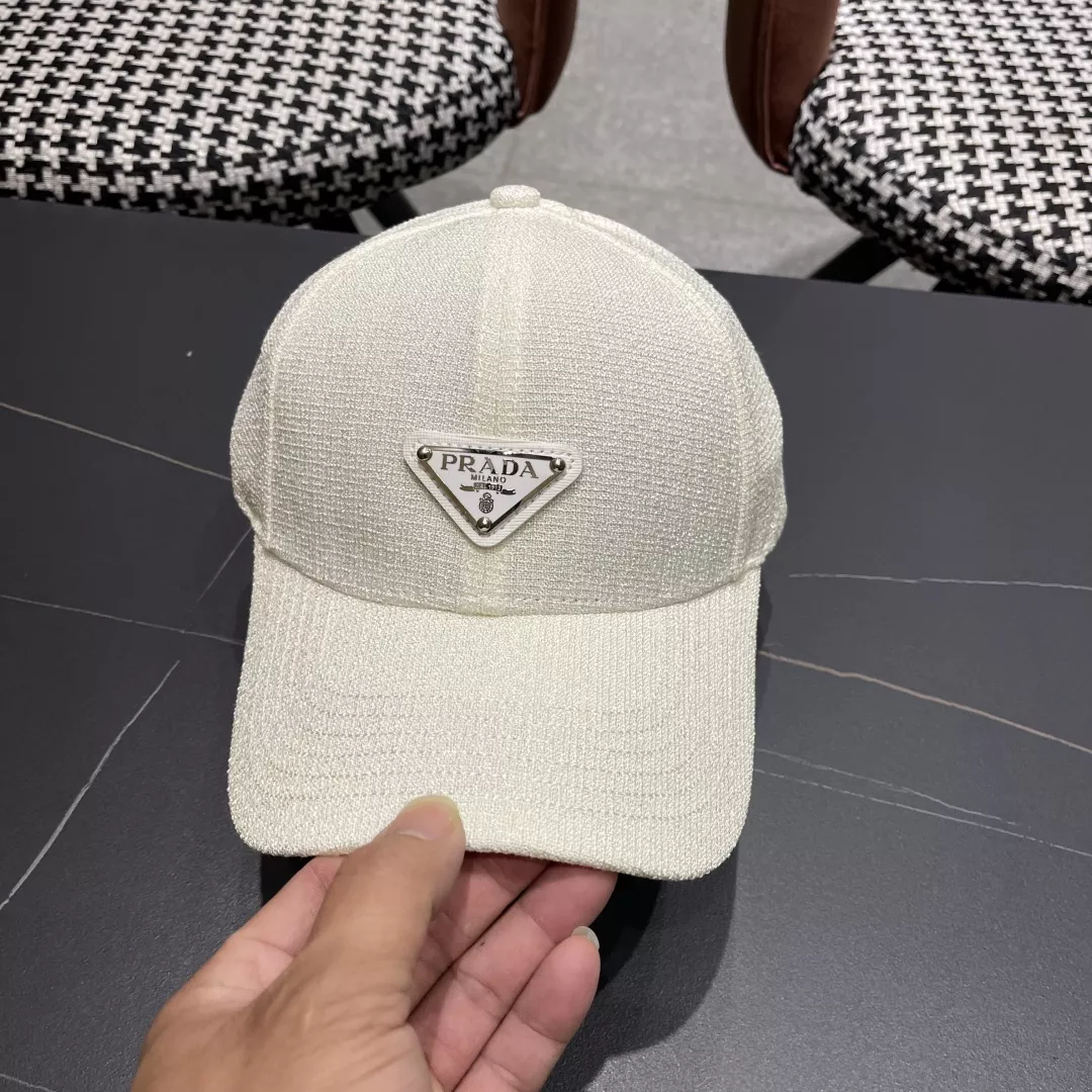 Efficient 1143 Prada Caps