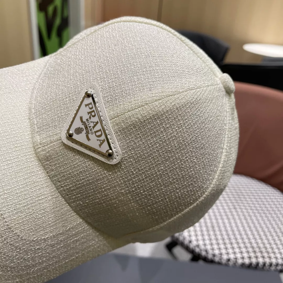 Efficient 1143 Prada Caps