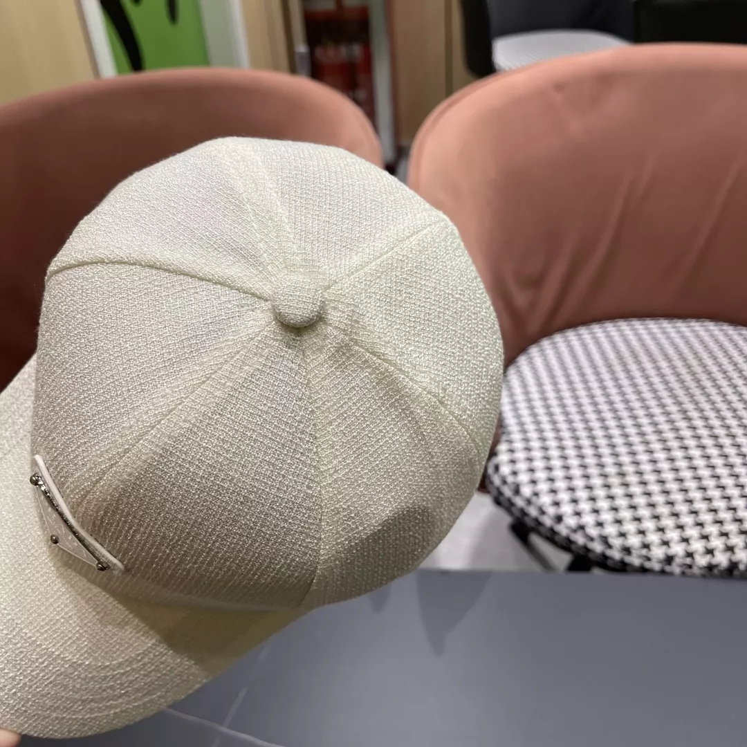 Efficient 1143 Prada Caps