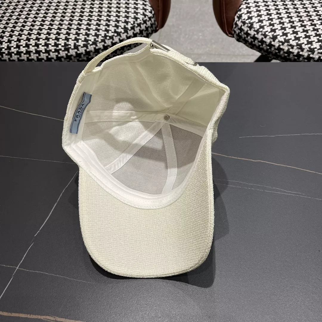 Efficient 1143 Prada Caps