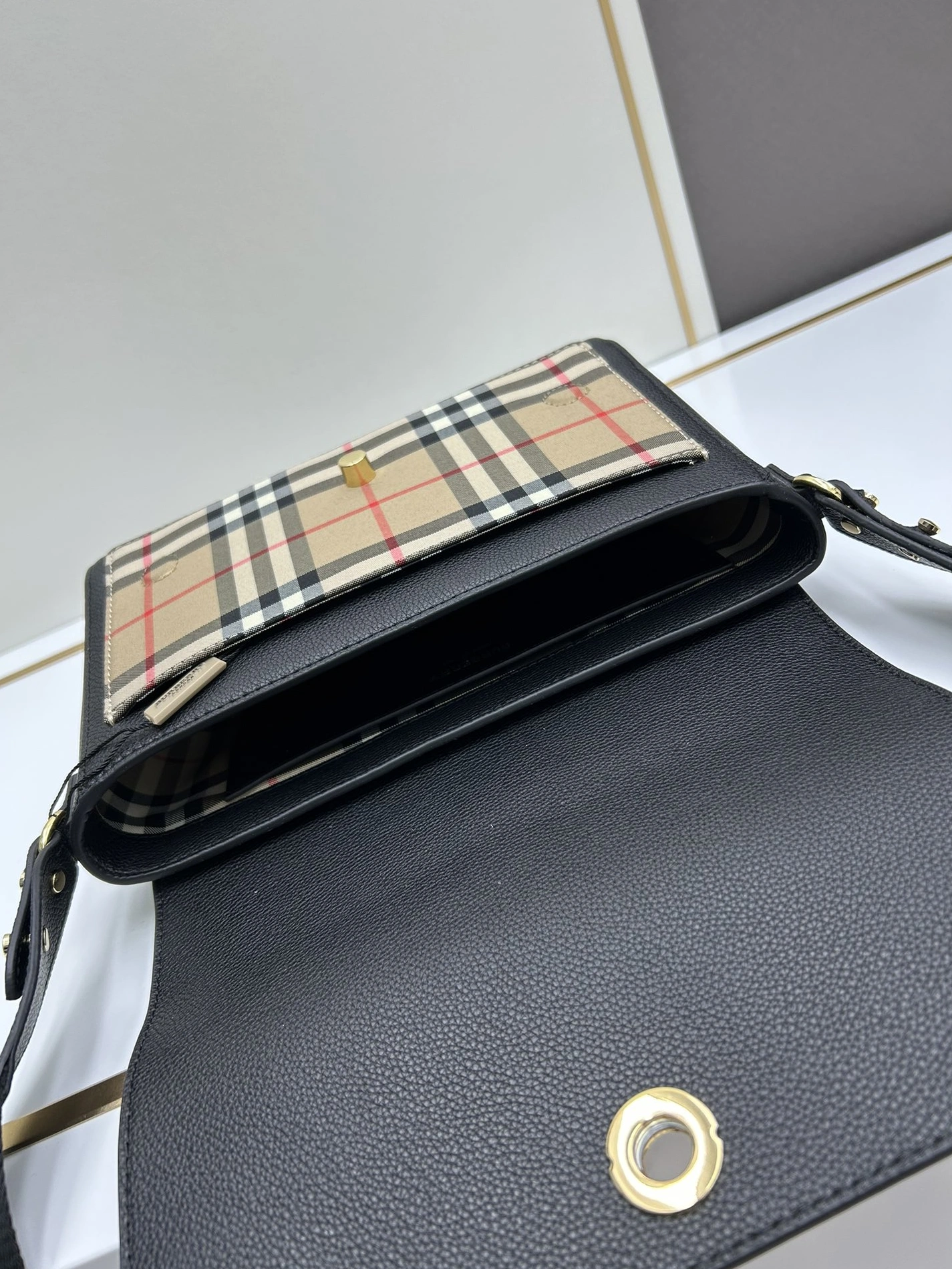 Efficient 1419 Burberry AAA Quality Messenger Bags For Women