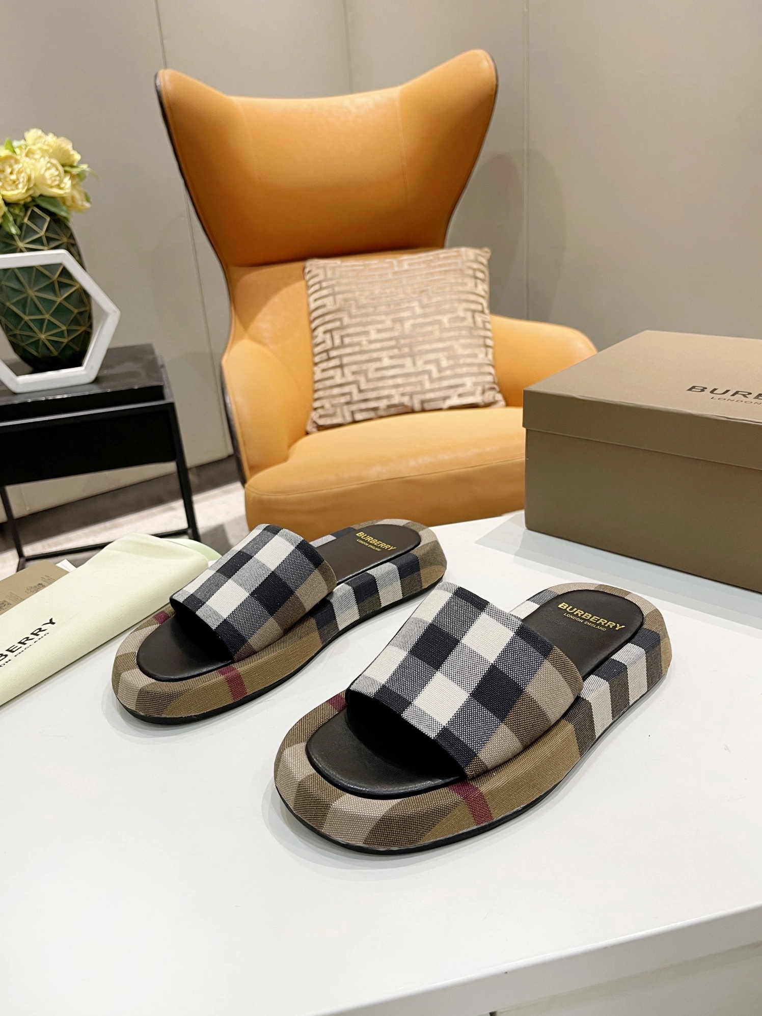 Efficient 1748 Burberry Slippers For Women