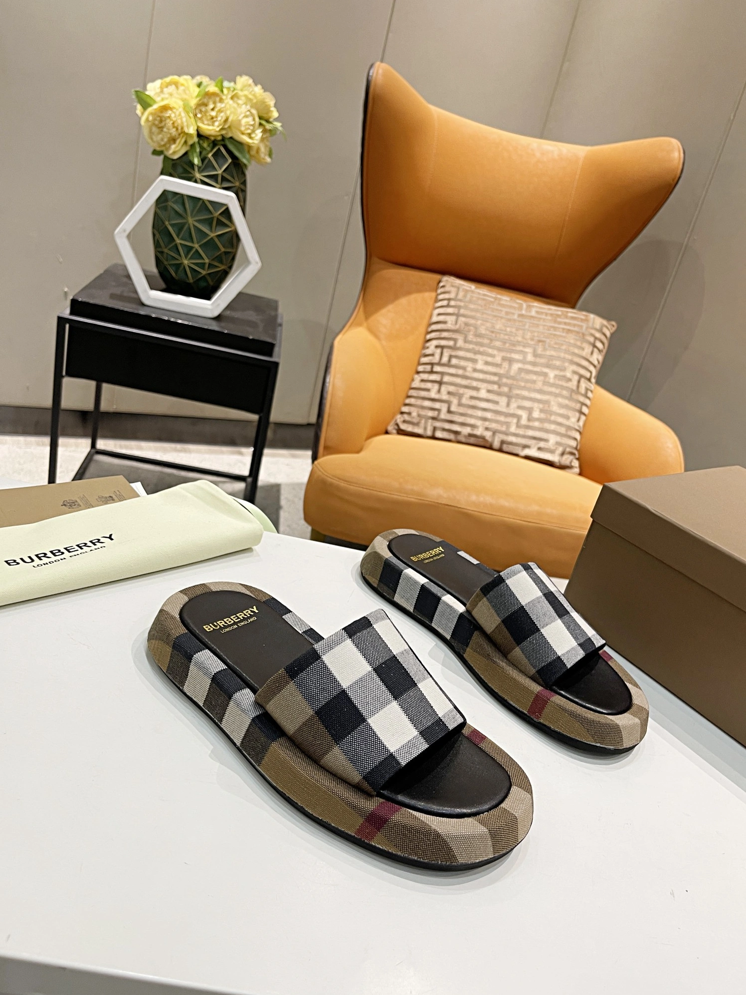 Efficient 1748 Burberry Slippers For Women