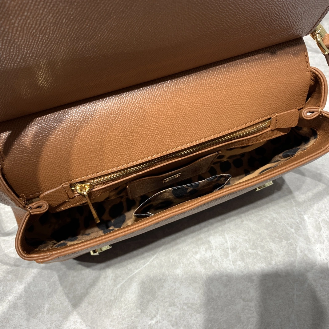 Efficient 1776 Dolce & Gabbana AAA Quality Handbags For Women