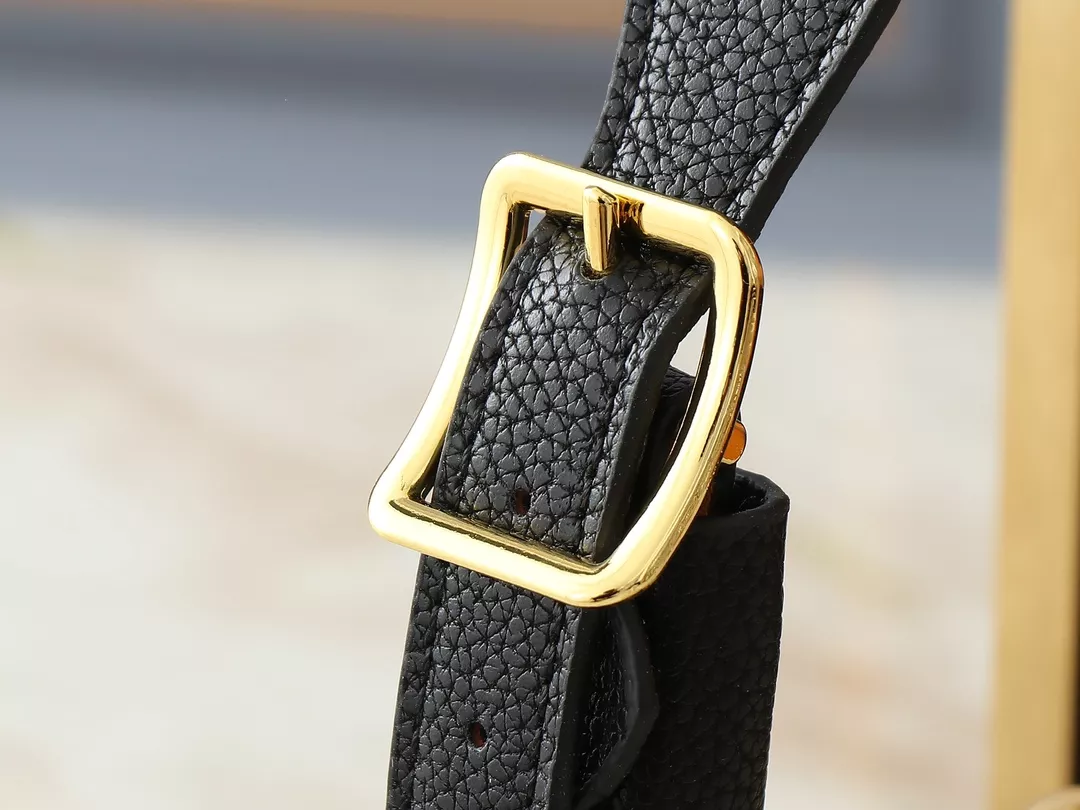 Efficient 1832 Louis Vuitton AAA Quality Shoulder Bags For Women