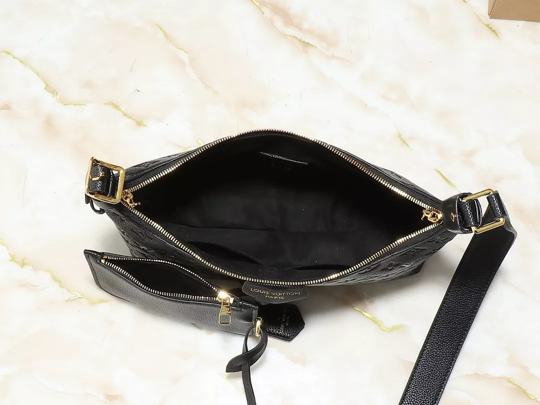 Efficient 1832 Louis Vuitton AAA Quality Shoulder Bags For Women